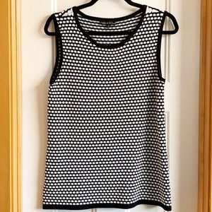 EUC Preston & York Shell Super Soft B/W Size Small